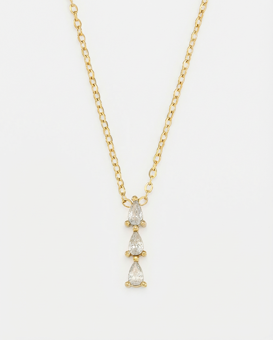 Halskette mit tropfenförmigem, funkelndem Diamantanhänger