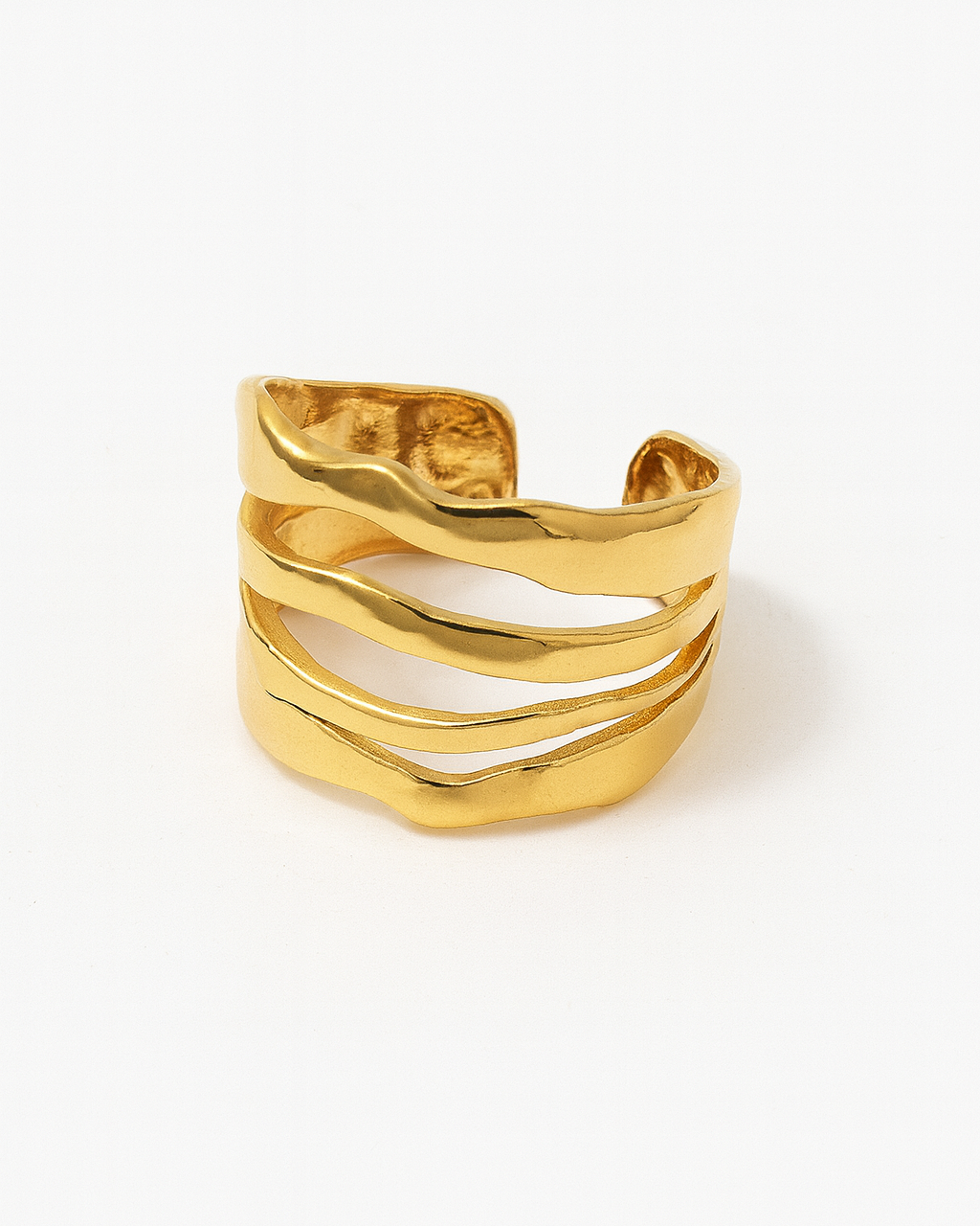 Ring mit wellenförmiger Textur