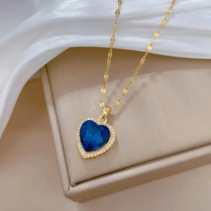 Jaselle Vireyne goldene Kette