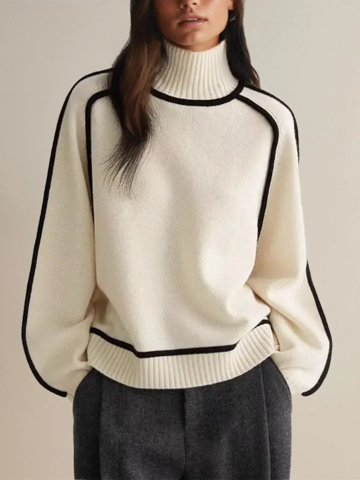 Alice | Eleganter Rollkragenpullover mit modernen Kontrastdetails