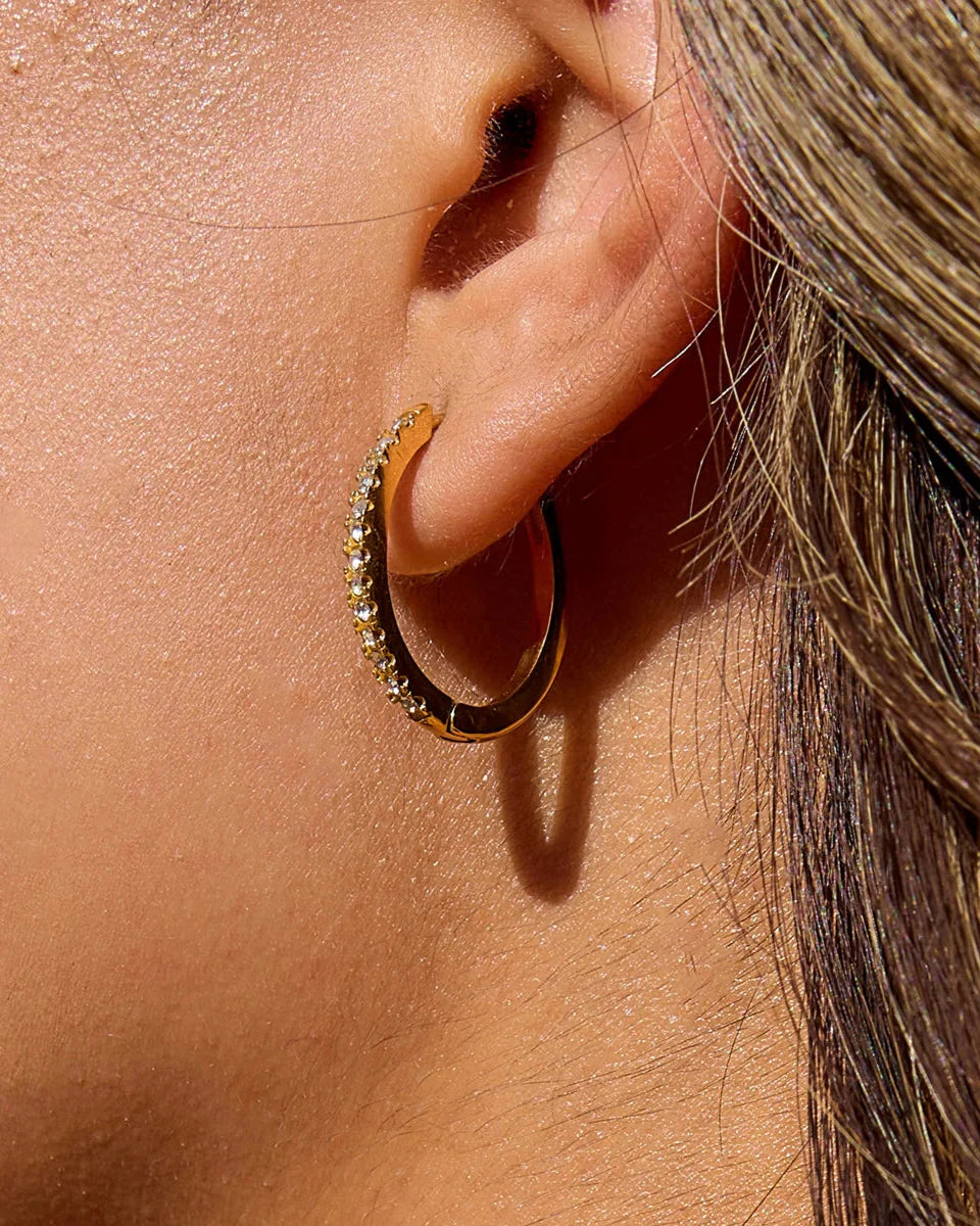 Clara Pavé Hoops