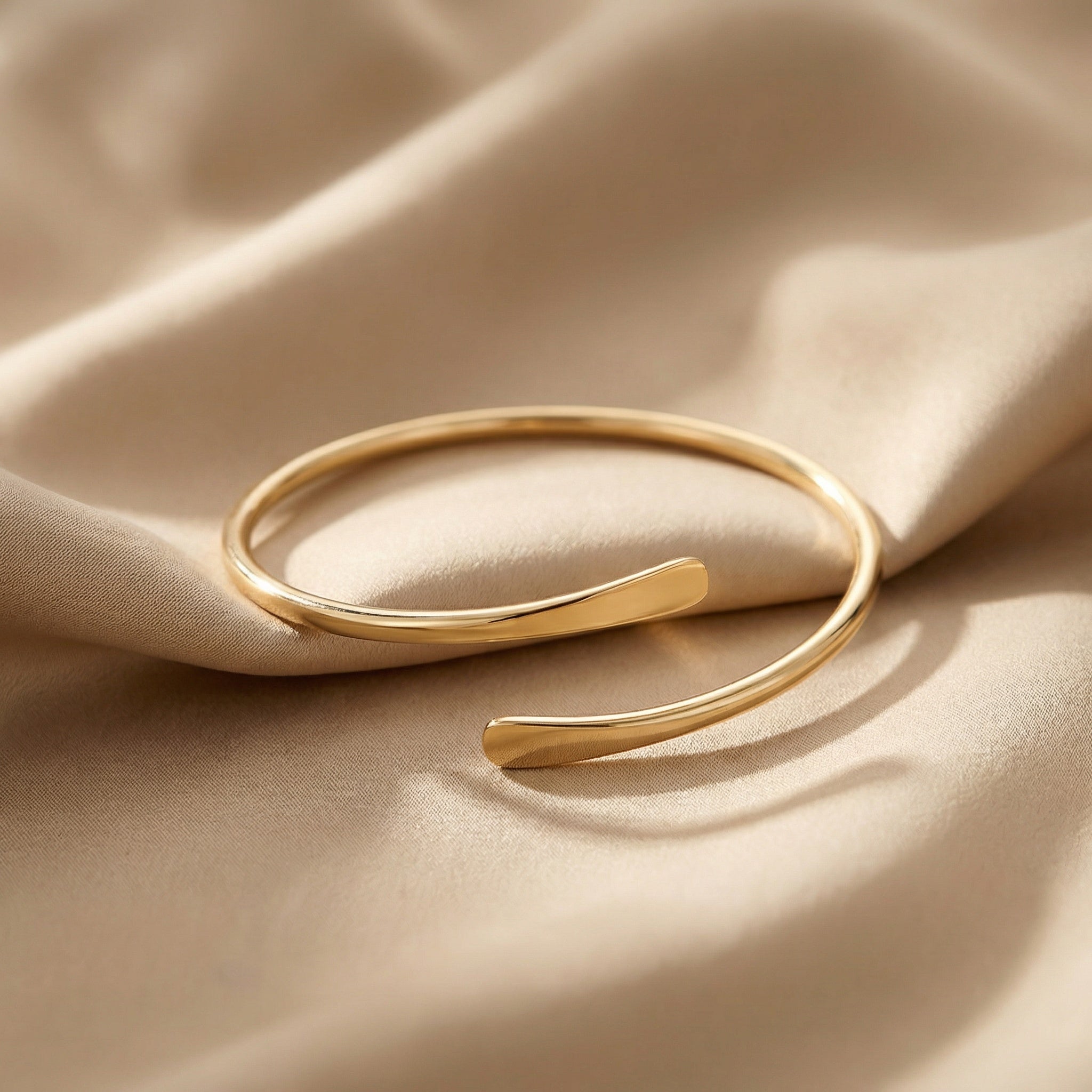 Goldene Cuff Armband