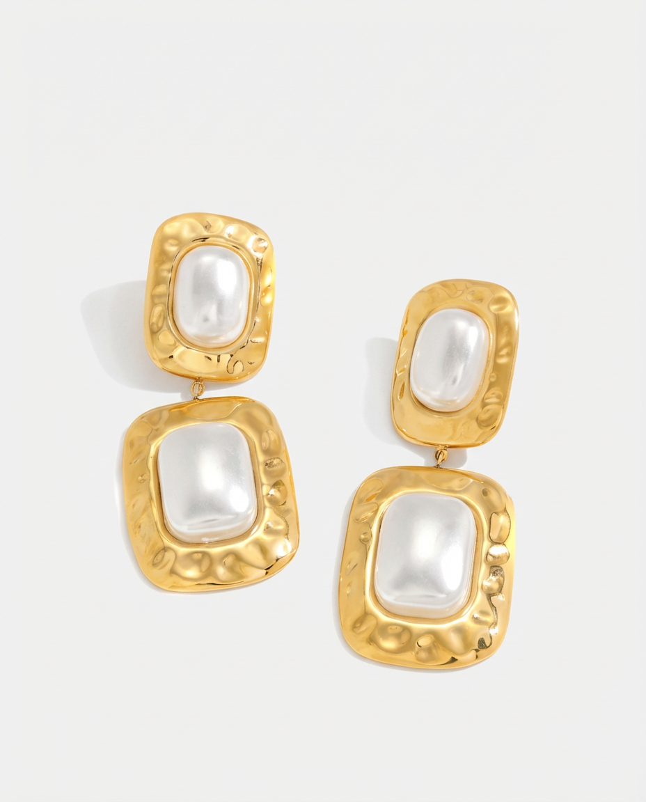 Celeste Ohrringe mit dicken Perlen, Gold