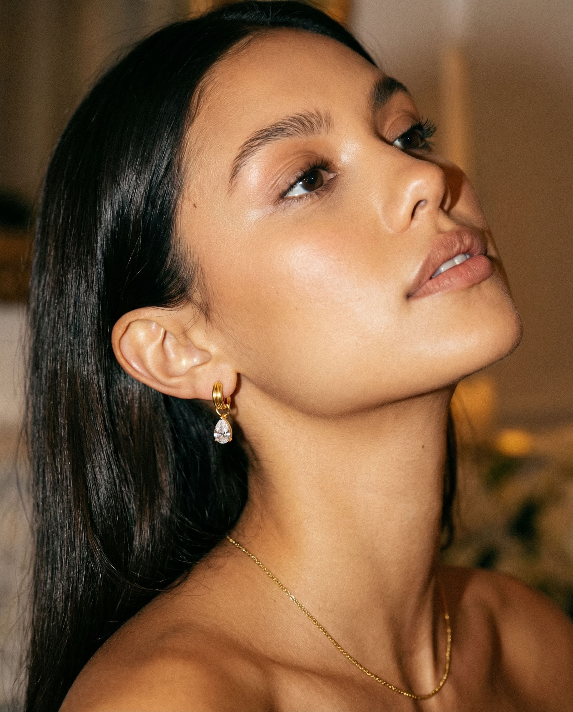 Tropfenförmige Pavé-Creolen