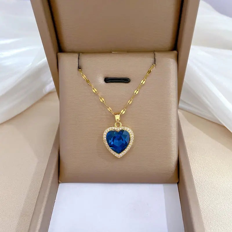 Jaselle Vireyne goldene Kette