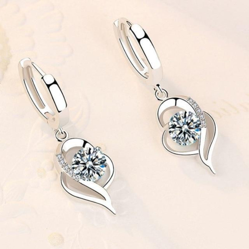 Ohrringe aus Silber mit eingelegten Zirkonia-Blumen | Weißgold