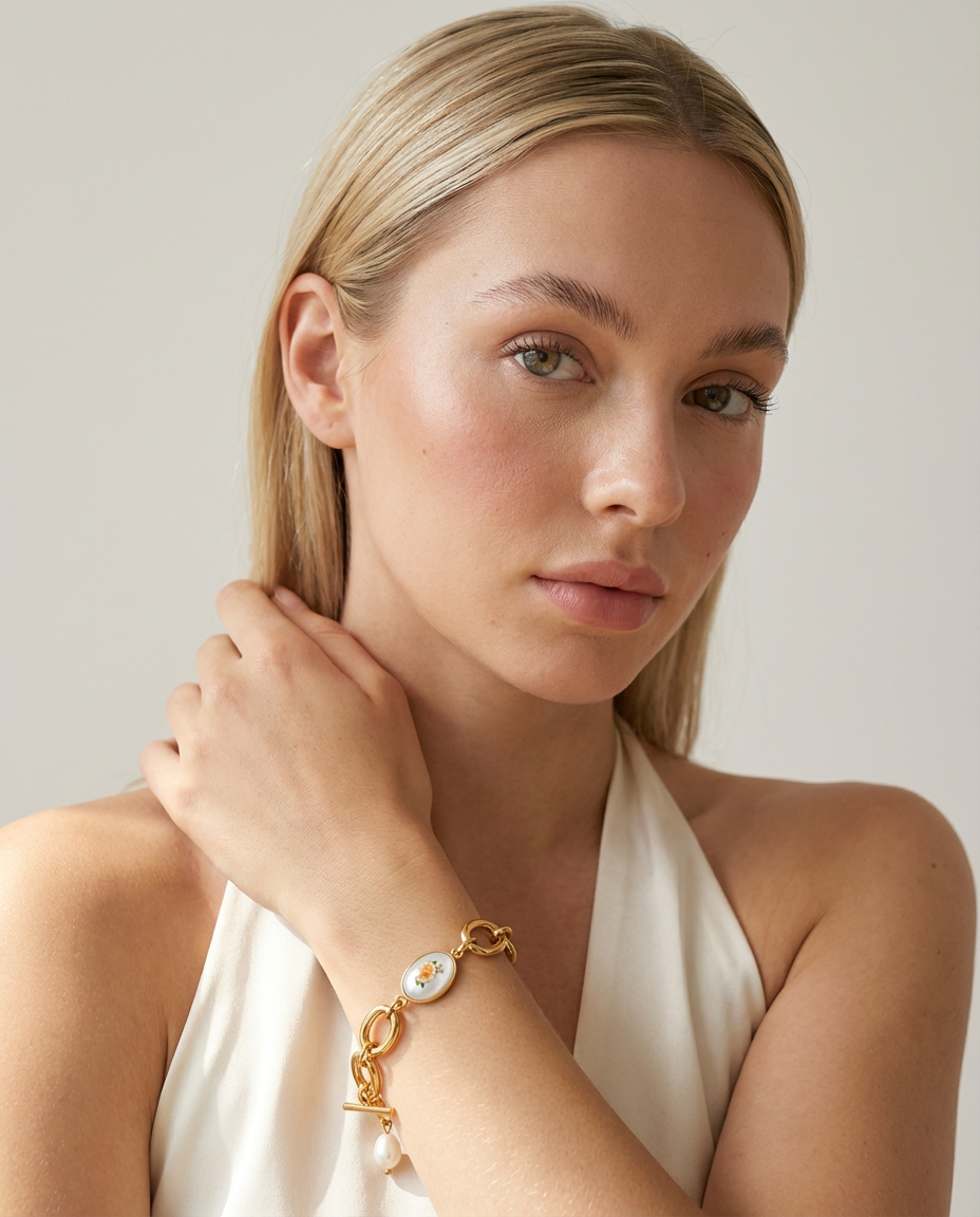 Perlenarmband mit Blumen-Detail