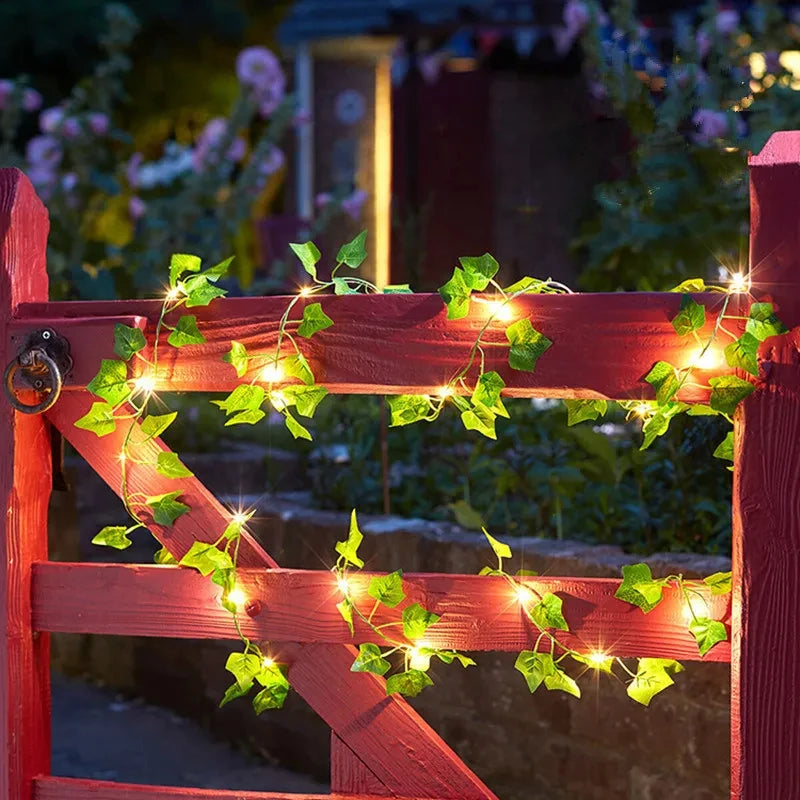 Lysgardin med kunstig vedbend og LED